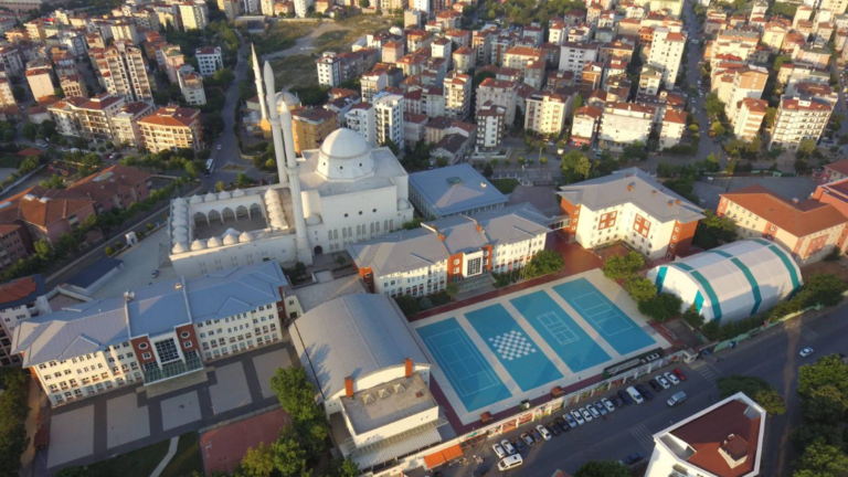 halk-tv-yazari-sahin-aybek-egitimde-kaynaklar-ihtiyaclara-degil-siyasal-tercihlere-gore-dagitiliyor-wrgYgT9z.png
