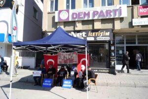 musta evlat nobeti devam ediyor BWeeXcDf.jpg